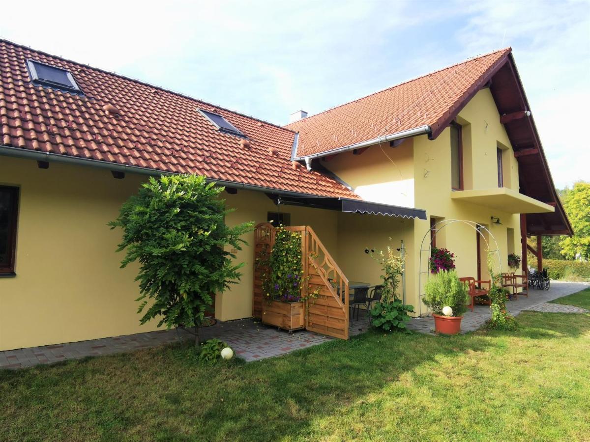 Penzion Hastrman Doudleby Exterior foto